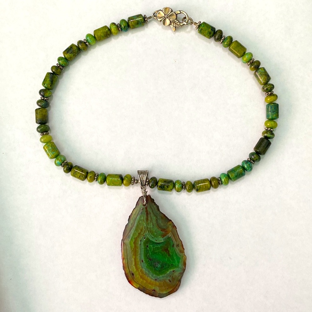 Stone Bead and Pendant Necklace (Reversible)